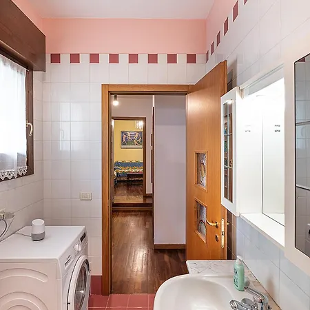 Vicino Al Centro Citta Con Garage Apartment